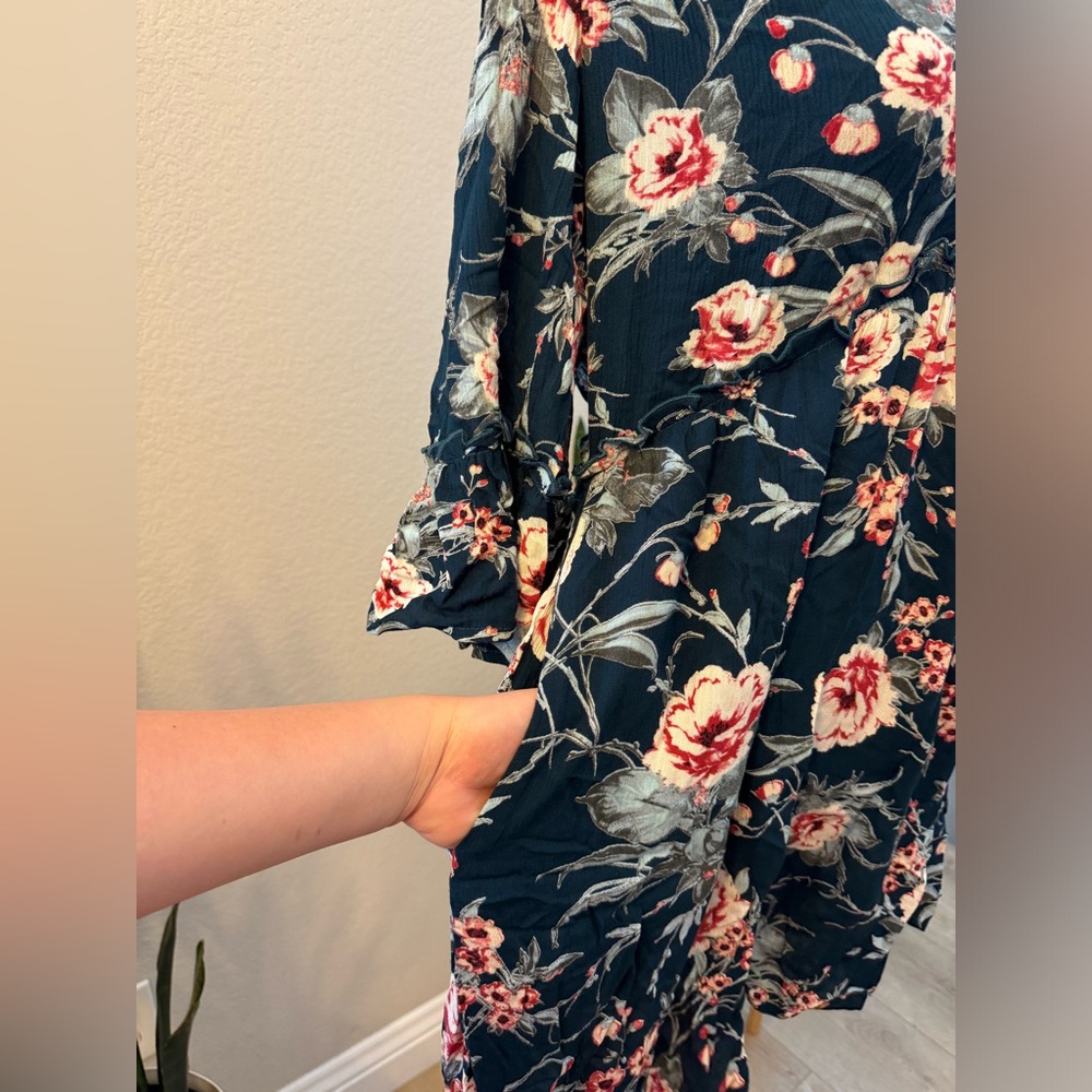 NWT BAND OF GYPSIES FLORAL DRESS - Picture 5 of 8